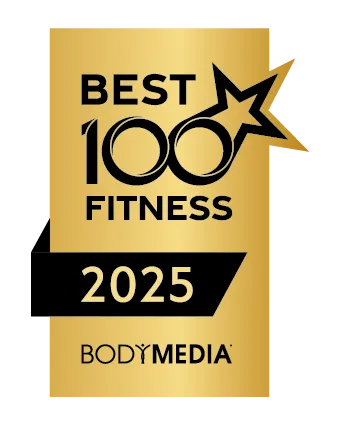 Eine goldene Plakette mit dem Text Best 100 Fitness 2025 und BODYMEDIA darunter, mit einem in das Design integrierten stilisierten Stern.